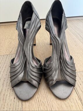 Naturalizer Metallic Gray Sculpted Peep-Toe Heels